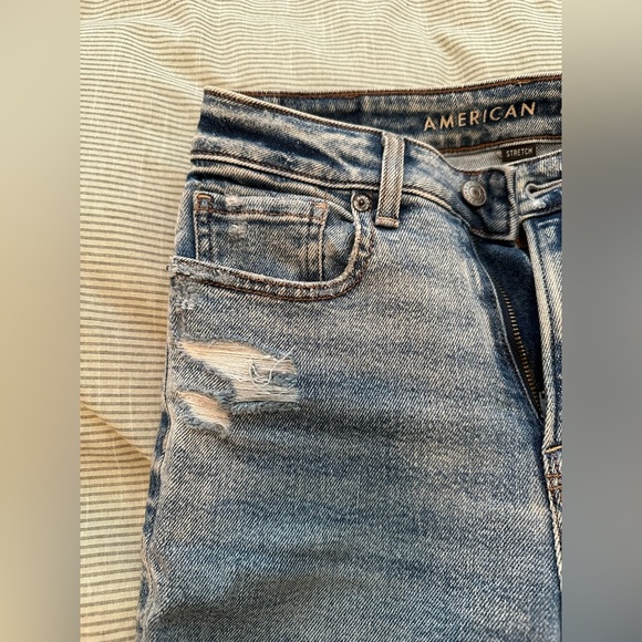 American Eagle High-Waisted Mom Jeans - Picture 8 of 12